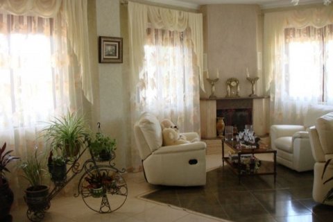 Villa for sale in Quesada, Jaen, Spain 4 bedrooms, 364 sq.m. No. 45380 - photo 8