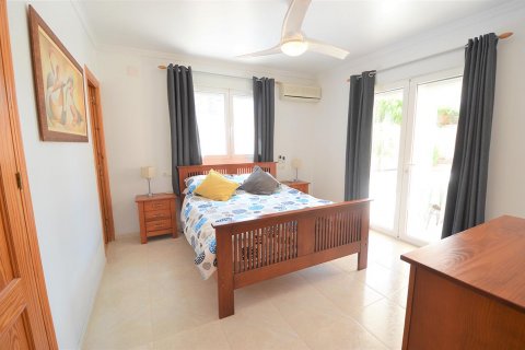 Villa for sale Cabo Roig, Alicante, Spain 4 bedrooms, 187 sq.m. No. 41360 - photo 10