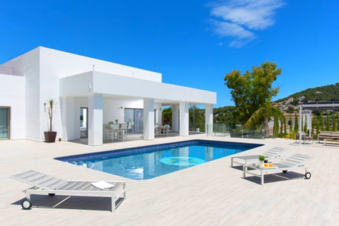 Villa for sale in Javea, Alicante, Spain 7 bedrooms, 800 sq.m. No. 43117 - photo 1