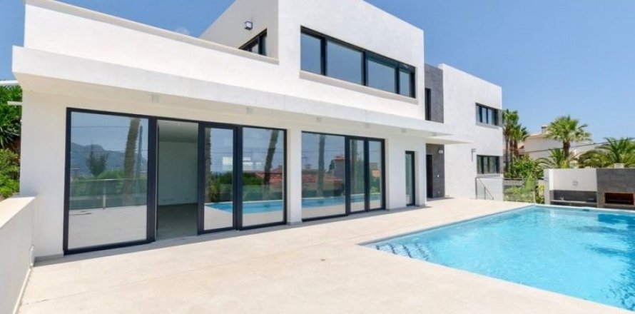Villa in Calpe, Alicante, Spain 3 bedrooms, 729 sq.m. No. 44259