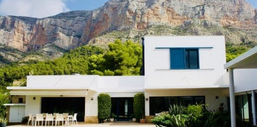 Villa in Javea, Alicante, Spain 5 bedrooms, 389 sq.m. No. 44212