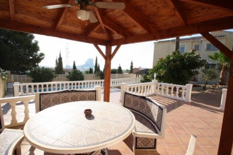 Villa for sale in Calpe, Alicante, Spain 5 bedrooms, 220 sq.m. No. 45641 - photo 4