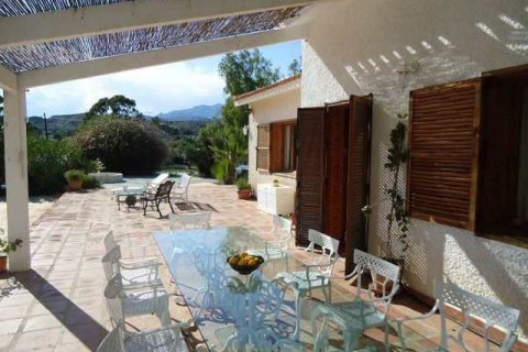 Villa for sale in Villajoyosa, Alicante, Spain 5 bedrooms, 550 sq.m. No. 42449 - photo 6