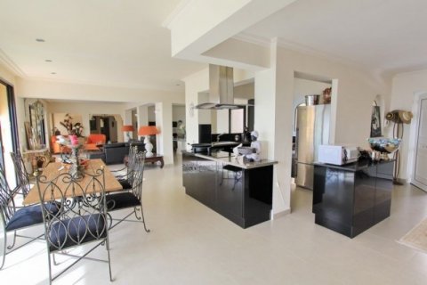 Villa for sale in Altea, Alicante, Spain 4 bedrooms, 300 sq.m. No. 45617 - photo 9