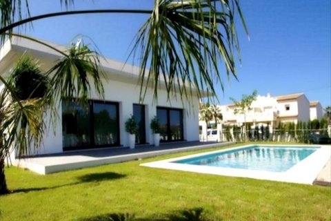 Villa for sale in Denia, Alicante, Spain 3 bedrooms, 142 sq.m. No. 45432 - photo 1