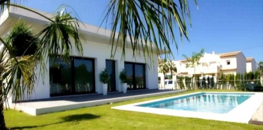 Villa in Denia, Alicante, Spain 3 bedrooms, 142 sq.m. No. 45432