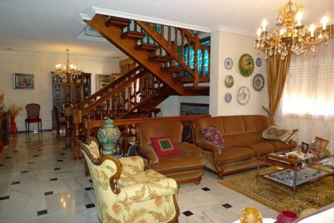 Villa for sale in La Nucia, Alicante, Spain 6 bedrooms, 381 sq.m. No. 42923 - photo 4