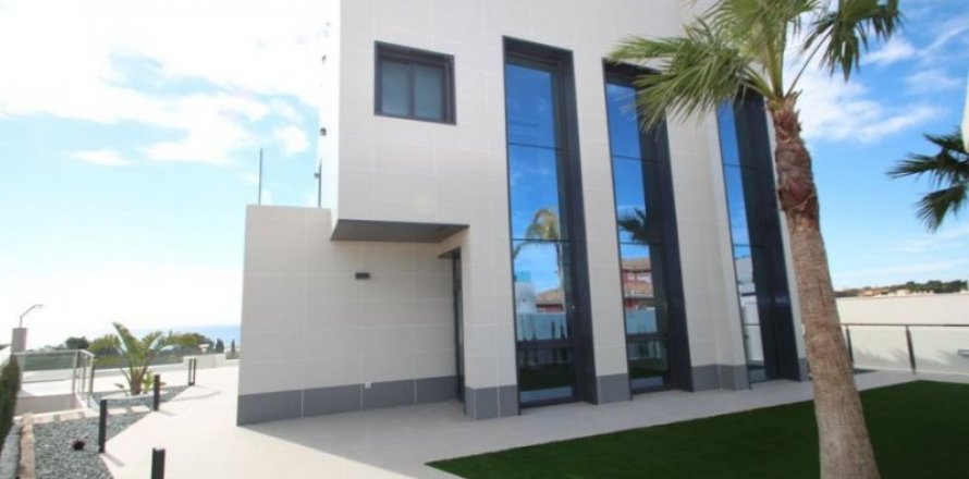 Villa in Alicante, Spain 3 bedrooms, 300 sq.m. No. 44622