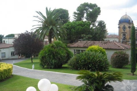 Villa for sale Barcelona, Spain 3 bedrooms, 420 sq.m. No. 41460 - photo 9
