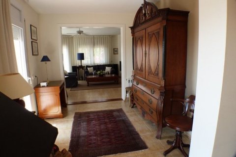 Villa for sale in Lloret de Mar, Girona, Spain 4 bedrooms, 275 sq.m. No. 45729 - photo 3