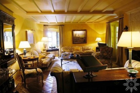 Castles for sale Mataro, Barcelona, Spain 9 bedrooms, 2000 sq.m. No. 41402 - photo 4