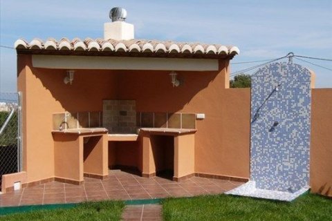 Villa for sale in Alicante, Spain 4 bedrooms, 220 sq.m. No. 46017 - photo 5