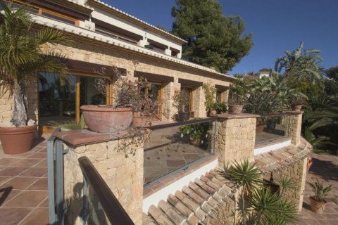 Villa for sale in Moraira, Alicante, Spain 5 bedrooms, 750 sq.m. No. 41602 - photo 4