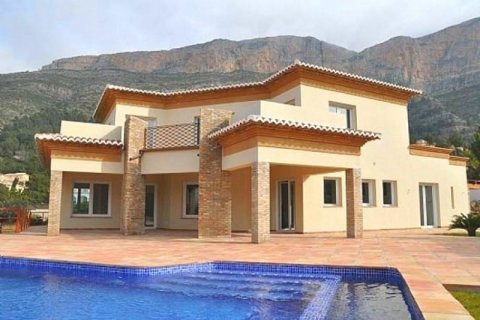 Villa for sale in Javea, Alicante, Spain 3 bedrooms, 270 sq.m. No. 45351 - photo 1