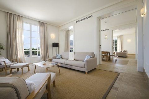 Villa for sale in Alicante, Spain 7 bedrooms, 800 sq.m. No. 44970 - photo 8