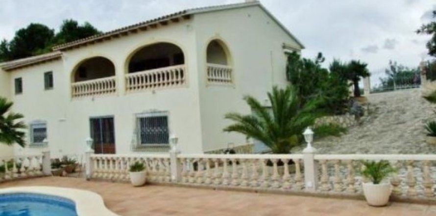 Villa in Denia, Alicante, Spain 6 bedrooms, 400 sq.m. No. 44453