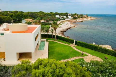 Villa for sale in Denia, Alicante, Spain 4 bedrooms, 863 sq.m. No. 42083 - photo 1