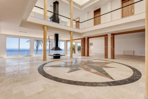 Villa for sale in Alicante, Spain 7 bedrooms, 1200 sq.m. No. 44980 - photo 7