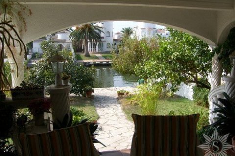 Villa for sale in Roses, Girona, Spain 3 bedrooms, 112 sq.m. No. 41437 - photo 2