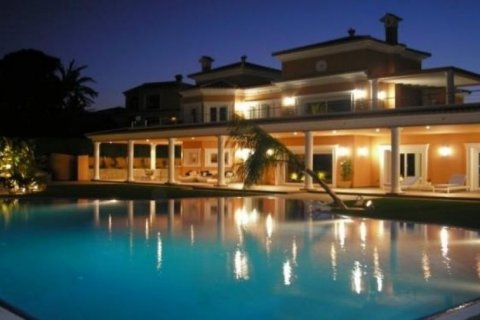 Villa for sale in Moraira, Alicante, Spain 4 bedrooms, 885 sq.m. No. 45659 - photo 4