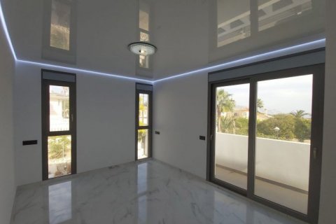 Villa for sale in La Nucia, Alicante, Spain 4 bedrooms, 420 sq.m. No. 42748 - photo 8