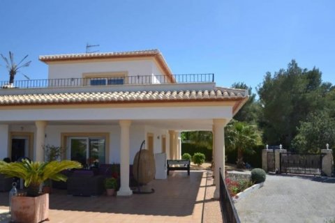 Villa for sale in Javea, Alicante, Spain 6 bedrooms, 505 sq.m. No. 43682 - photo 2
