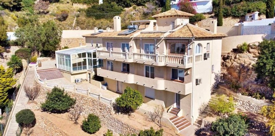 Villa in Altea, Alicante, Spain 4 bedrooms, 500 sq.m. No. 42541