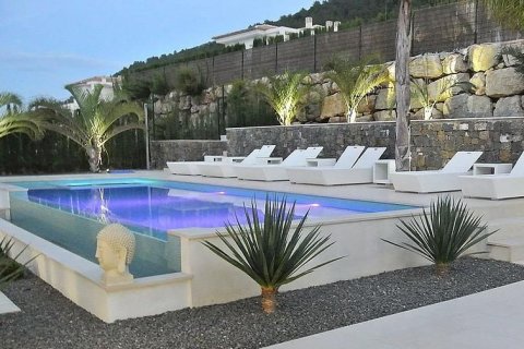 Villa for sale in Javea, Alicante, Spain 5 bedrooms, 240 sq.m. No. 44647 - photo 4
