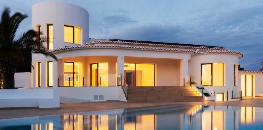 Villa in Javea, Alicante, Spain 4 bedrooms, 330 sq.m. No. 42147