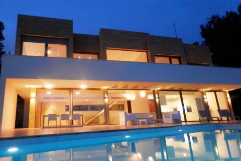 Villa for sale in Javea, Alicante, Spain 4 bedrooms, 493 sq.m. No. 43608 - photo 1