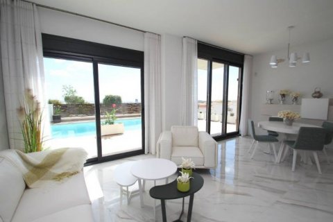 Villa for sale in Villamartin, Alicante, Spain 3 bedrooms, 92 sq.m. No. 43299 - photo 6