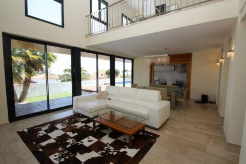 Villa for sale in Calpe, Alicante, Spain 4 bedrooms, 553 sq.m. No. 44291 - photo 8