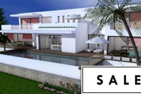 Villa for sale in Alicante, Spain 3 bedrooms, 240 sq.m. No. 46472 - photo 1