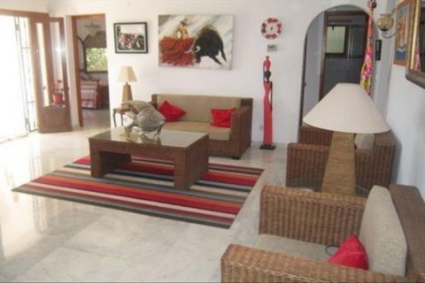 Villa for sale in Calpe, Alicante, Spain 4 bedrooms, 415 sq.m. No. 43955 - photo 7