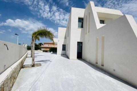 Villa for sale in Moraira, Alicante, Spain 4 bedrooms, 257 sq.m. No. 43557 - photo 5