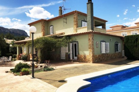 Villa for sale in Calpe, Alicante, Spain 4 bedrooms, 320 sq.m. No. 41539 - photo 2