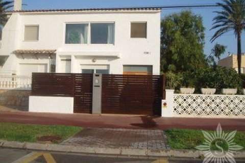 Villa for sale in Roses, Girona, Spain 3 bedrooms, 200 sq.m. No. 41407 - photo 4