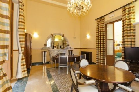 Commercial property for sale in Valencia, Spain 25 bedrooms, 2335 sq.m. No. 44763 - photo 5