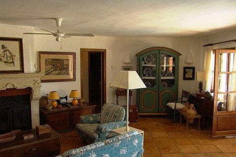 Villa for sale in Moraira, Alicante, Spain 5 bedrooms, 210 sq.m. No. 44003 - photo 10