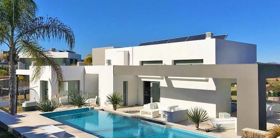 Villa in Javea, Alicante, Spain 5 bedrooms, 240 sq.m. No. 44647