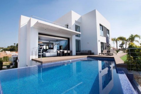 Villa for sale in Calpe, Alicante, Spain 5 bedrooms, 240 sq.m. No. 43952 - photo 2