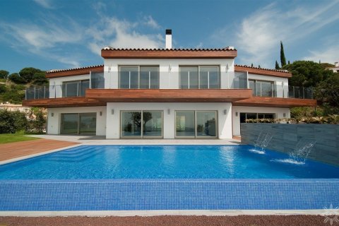 Villa for sale in Platja D'aro, Girona, Spain 5 bedrooms, 610 sq.m. No. 41401 - photo 5