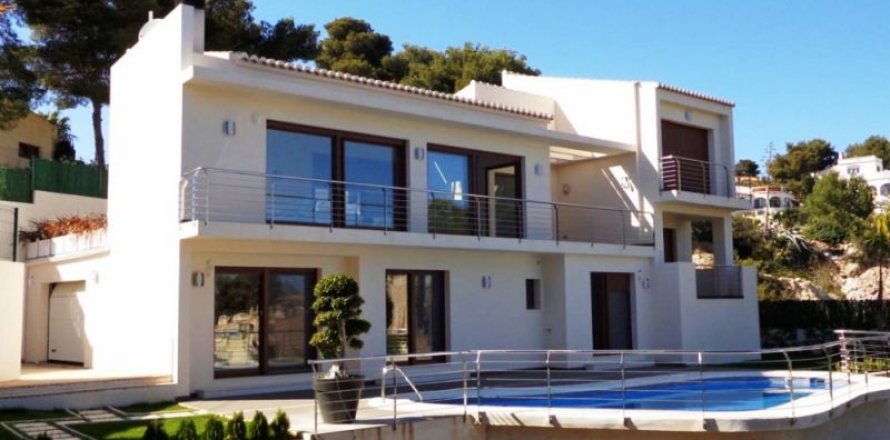 Villa in Javea, Alicante, Spain 4 bedrooms, 540 sq.m. No. 44894