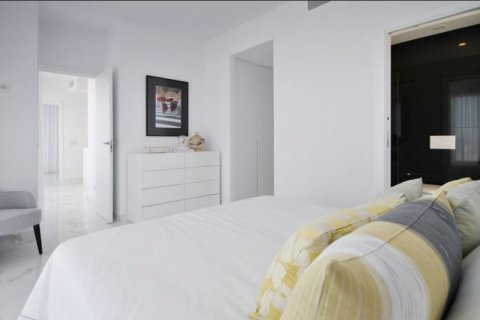 Villa for sale in Guardamar del Segura, Alicante, Spain 3 bedrooms, 158 sq.m. No. 42685 - photo 9