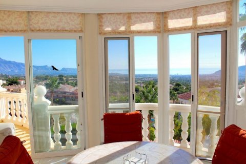 Villa for sale in La Nucia, Alicante, Spain 3 bedrooms, 247 sq.m. No. 44390 - photo 6