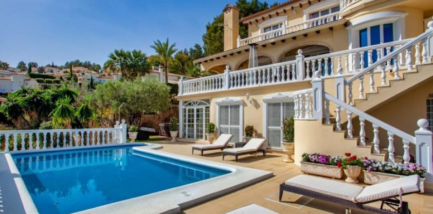 Villa in Denia, Alicante, Spain 6 bedrooms, 530 sq.m. No. 41699