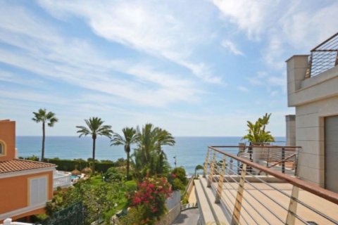 Townhouse for sale in Alicante, Spain 3 bedrooms, 335 sq.m. No. 44796 - photo 4