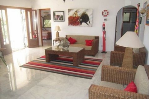 Villa for sale in Calpe, Alicante, Spain 4 bedrooms, 415 sq.m. No. 43955 - photo 6