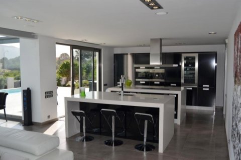 Villa for sale in Alfaz del Pi, Alicante, Spain 4 bedrooms, 250 sq.m. No. 44594 - photo 8