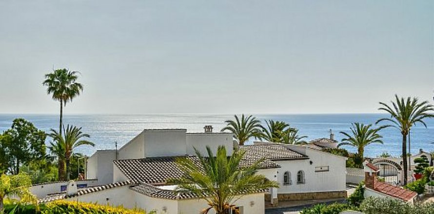 Villa in Calpe, Alicante, Spain 4 bedrooms, 450 sq.m. No. 43391